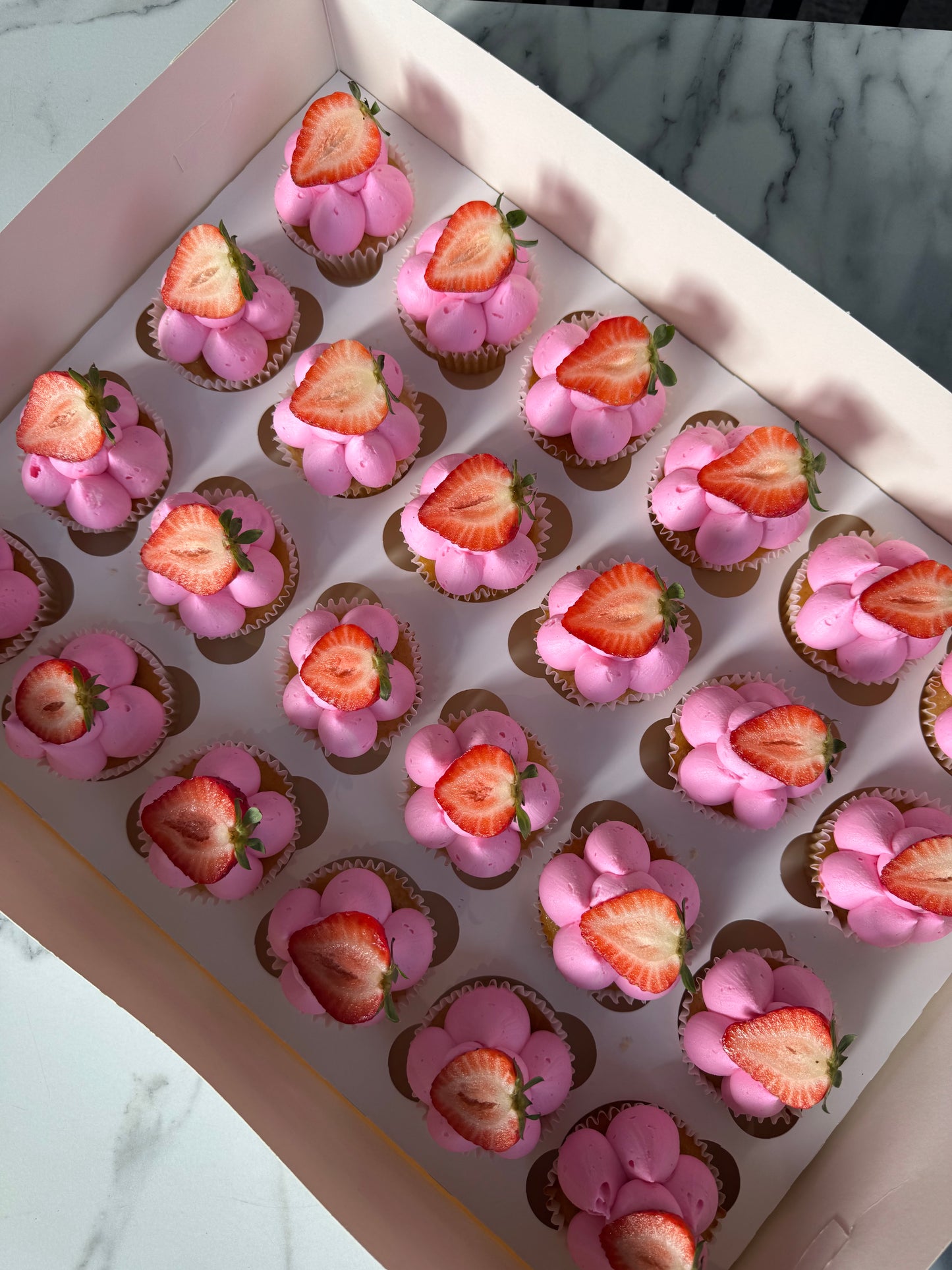 Strawberries & Cream Cupcakes